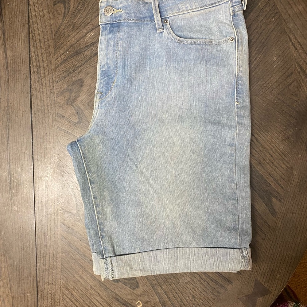 Levi denim knee shorts - Picture 2 of 4